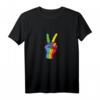 Love Peace Hands T-Shirt mit Regenbogen Herz für Gleichheit, Pride & Stolz  Klassisch geschnitten, doppelt genähter Saum