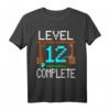 Level 12 Complete Gaming T-Shirt zum 12. Geburtstag für Jungen - Perfektes Geschenk für Videospiel-Zocker, Bergbauer und Abenteurer