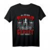 Gerüstbau Gerüst T-Shirt mit Illustration  Geschenkidee für Bauarbeiter, Maurer, Schreiner, Tischler und Handwerksmeister zu Weihnachten, Vatertag oder Geburtstag