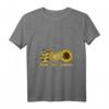 Damen Hippie T-Shirt mit V-Ausschnitt  Friedensliebe, Sonnenblumen & Sommer-Look für Geburtstag & Festival