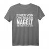 Einer von uns beiden nagelt besser als du  Lustiges Dachdecker Spruch T-Shirt für Handwerker & Dachdecker bei der Arbeit
