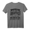 Herren Logistiker T-Shirt mit lustigem Spruch  Perfektes Geschenk für Lageristen, Staplerfahrer & Logistikliebhaber
