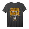 Logistik Manager am Tag Ninja in der Nacht - Lustiges Logistik T-Shirt als Geschenk für Helden des Alltags