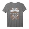 CNC Maschinist CNC Maschine Mechaniker T-Shirt  Perfektes Geschenk für CNC Techniker, Programmierer und Mechaniker zu Weihnachten & Geburtstag
