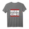 RUN CNC Zerspanungsmechaniker CNC Fräser Programmierer T-Shirt  Lustiges Geschenk für Maschinenbauer, Schlosser & Technik-Profis zu Weihnachten & Geburtstag