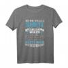 Spruch für Autoschrauber und KFZ Meister Mechatroniker T-Shirt  Perfekt für Auto Fans, Oldtimer & Männer, die gerne schrauben
