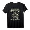 Was mich nicht umbringt - Soldat & Bundeswehr Geschenk T-Shirt für Freunde & Familienmitglieder zum Geburtstag & Weihnachten