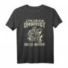 Was mich nicht umbringt - Soldat & Bundeswehr Geschenk T-Shirt für Freunde & Familienmitglieder zum Geburtstag & Weihnachten