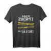 Tatort Polizist Polizistin Polizeiauto Polizei Haft Geschenk T-Shirt  Perfekt für Polizisten, Polizeifans & Rettungsdienstliebhaber zu Weihnachten oder Geburtstag