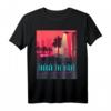 Synthwave Retro Car T-Shirt mit Palmen Outrun Aesthetic - Perfekte Geschenkidee für Musik- und Retro-Fans im 80er/90er Stil