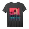 Synthwave Retro Car T-Shirt mit Palmen Outrun Aesthetic - Perfekte Geschenkidee für Musik- und Retro-Fans im 80er/90er Stil