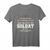 Lustiges Soldat Geschenk-Idee Shirt mit witzigem Spruch  Perfektes Geschenk für Kollegen, Freunde & Familienmitglieder zum Abschluss & Geburtstag