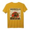 Wurm auf einer Schnur Meme T-Shirt  Japanisches Kaiju-Wurmzilla Design, lustiges Kawaii Wurm-Motiv, perfekt für Meme- und Anime-Fans