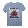 Wurm auf einer Schnur Meme T-Shirt  Japanisches Kaiju-Wurmzilla Design, lustiges Kawaii Wurm-Motiv, perfekt für Meme- und Anime-Fans