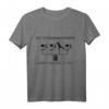 Ein Systemadministrator schläft nie T-Shirt - Lustiges IT- und Sysadmin Motiv als Geschenk zum Sysadmin Day