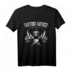 Tattoo Artist - Tätowierer T-Shirt powered by Coffee  Lustiges Geschenk für Tattoo-Künstler und Freunde