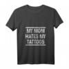 Damen Tattoo Tätowierer Spruch Lustig Geschenk T-Shirt mit V-Ausschnitt - Humorvolles Tattoo Design für Damen