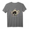 Alice im Wunderland Vintage Tea Time T-Shirt  Inspirierende Märchen-Designs für Fans von Fantasy, Retro und Magischer Kleidung
