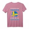 Ich brauche keine Therapie, Ich muss nur nach Schweden T-Shirt  Lustiges Reise-Design für Schwedenliebhaber, Camper & Skandinavien-Fans