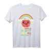Lustiges T-Shirt 'An Apple A Day. You Die Anyway.' - Buntes, humorvolles Design mit Apfel und Regenbogen für Spaß und gute Laune