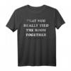 HapBunny T-Shirt mit 'That Rug Really Tied The Room Together' - Offiziell lizenziertes Big Lebowski Design für Fans