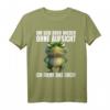 Ihr seid doch wieder ohne Aufsicht! Lustiges T-Shirt mit ironischem Katzen- und Frosch-Spruch  Perfektes Geschenk für Morgenmuffel, Schichtarbeiter & Humorliebhaber
