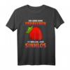 Erdbeer T-Shirt mit Spruch  Ein Leben Ohne Erdbeeren Ist Möglich Aber Sinnlos  Perfektes Geschenk für Erdbeerliebhaber und Sommerfans