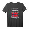 Ich brauche keine Therapie ich muss nur nach Norwegen T-Shirt - Klassisch geschnitten, doppelt genähter Saum