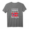 Ich brauche keine Therapie ich muss nur nach Norwegen T-Shirt - Klassisch geschnitten, doppelt genähter Saum