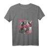 Breakfast Club Pink Text Group Photograph T-Shirt mit V-Ausschnitt  Offiziell lizenzierte HapBunny Kleidung für Fans